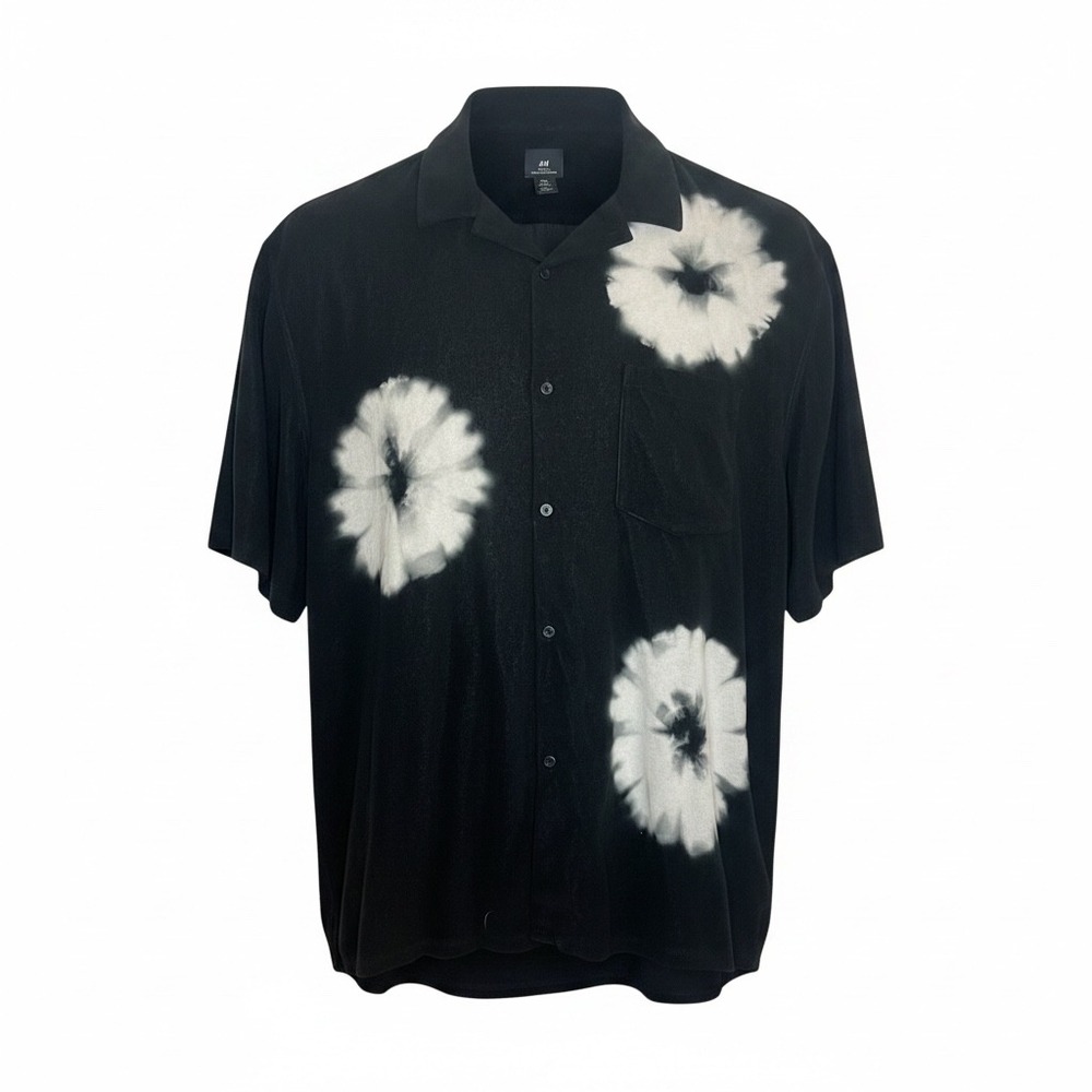 HM Mens Relaxed Fit Short Sleeve Button Up Shirt Black White Tie Dye Floral L